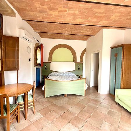 Bed & Breakfast Casale Gregoriano And Apartaments Сан-Джиминьяно Экстерьер фото