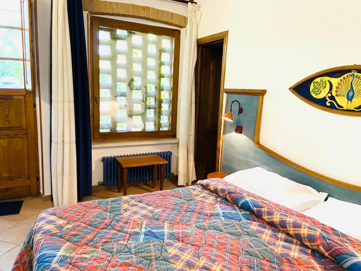 Bed & Breakfast Casale Gregoriano And Apartaments Сан-Джиминьяно Экстерьер фото