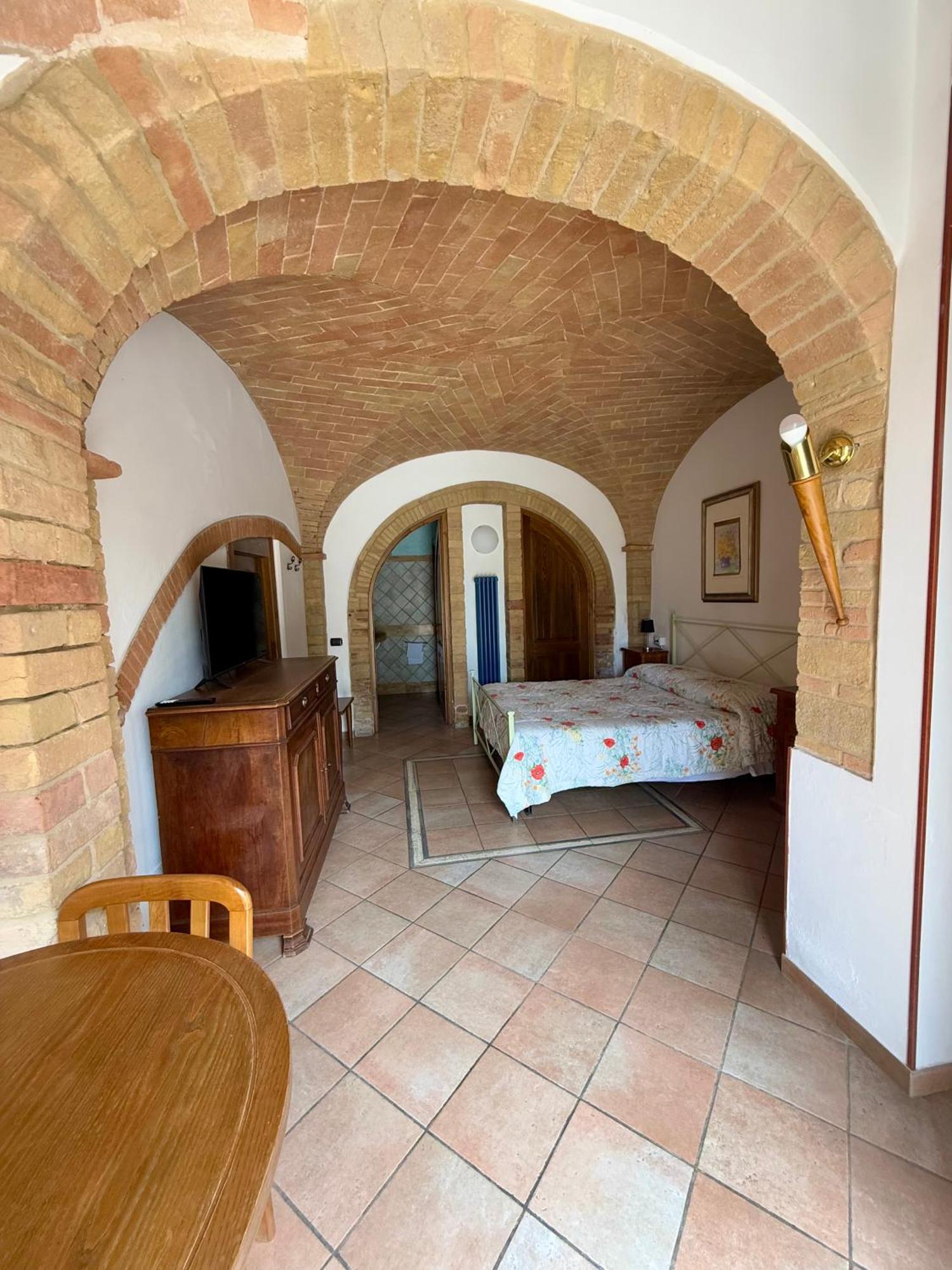 Bed & Breakfast Casale Gregoriano And Apartaments Сан-Джиминьяно Экстерьер фото
