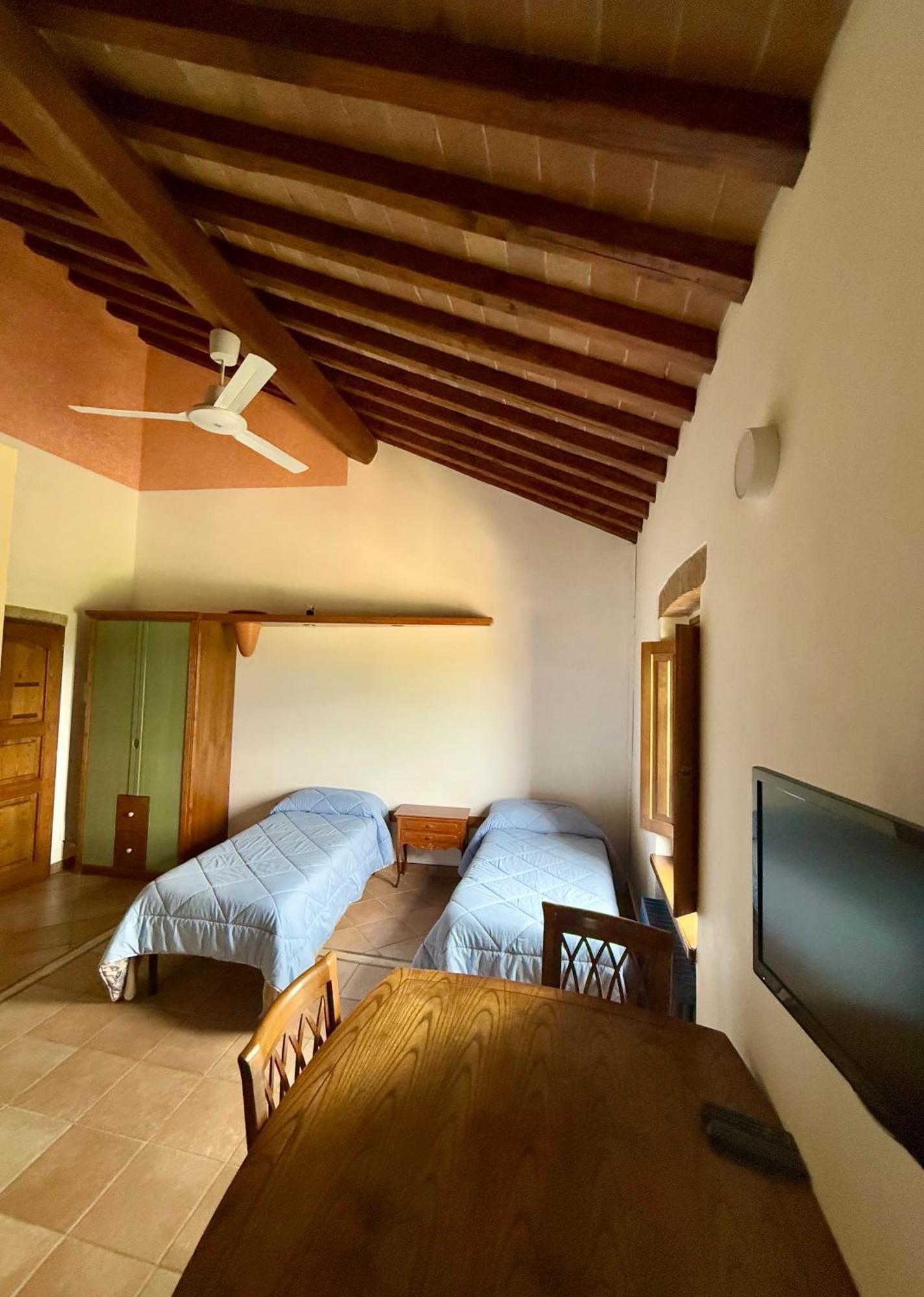 Bed & Breakfast Casale Gregoriano And Apartaments Сан-Джиминьяно Экстерьер фото