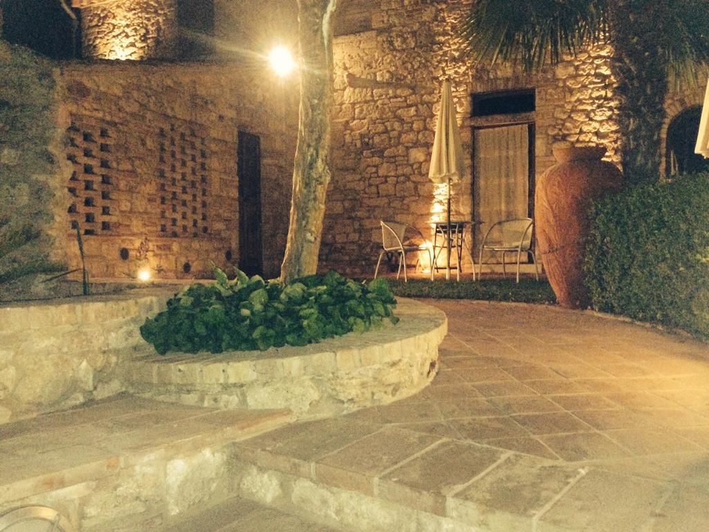 Bed & Breakfast Casale Gregoriano And Apartaments Сан-Джиминьяно Экстерьер фото